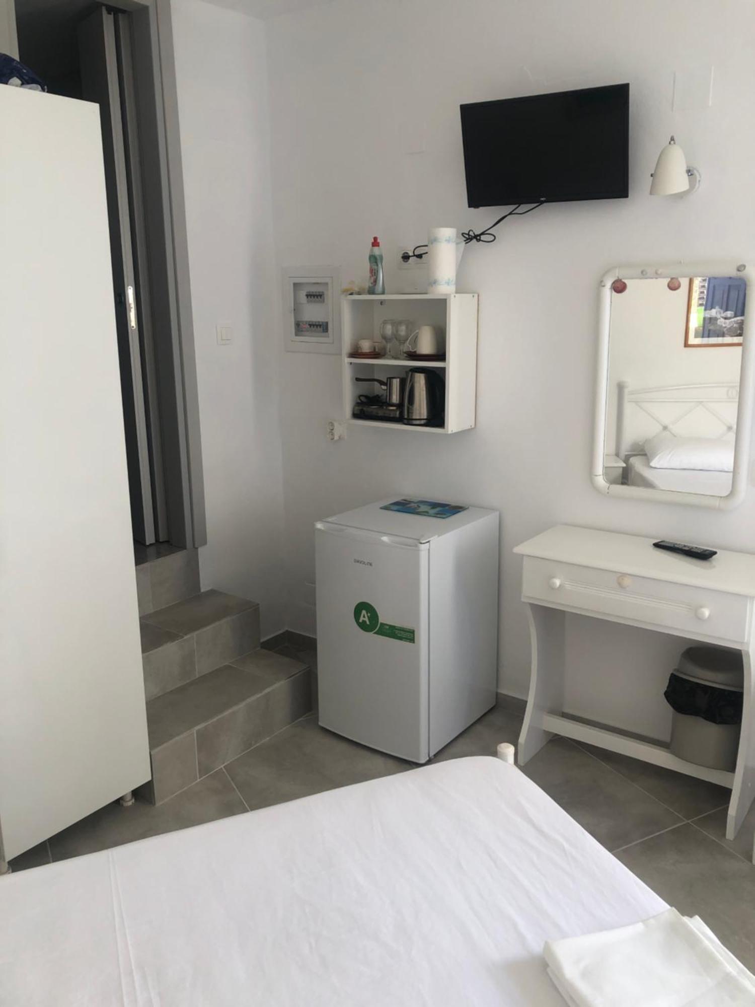 Petradi Sifnos Aparthotel Platis Gialos  Bagian luar foto